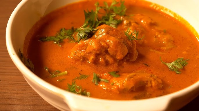 Kundapura Chicken, koli saaru, chicken curry in a rich roasted-coconut masala